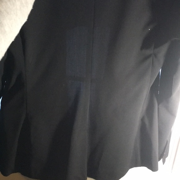 Flawless & an absolute must have in your closet! - Picture 8 of 8